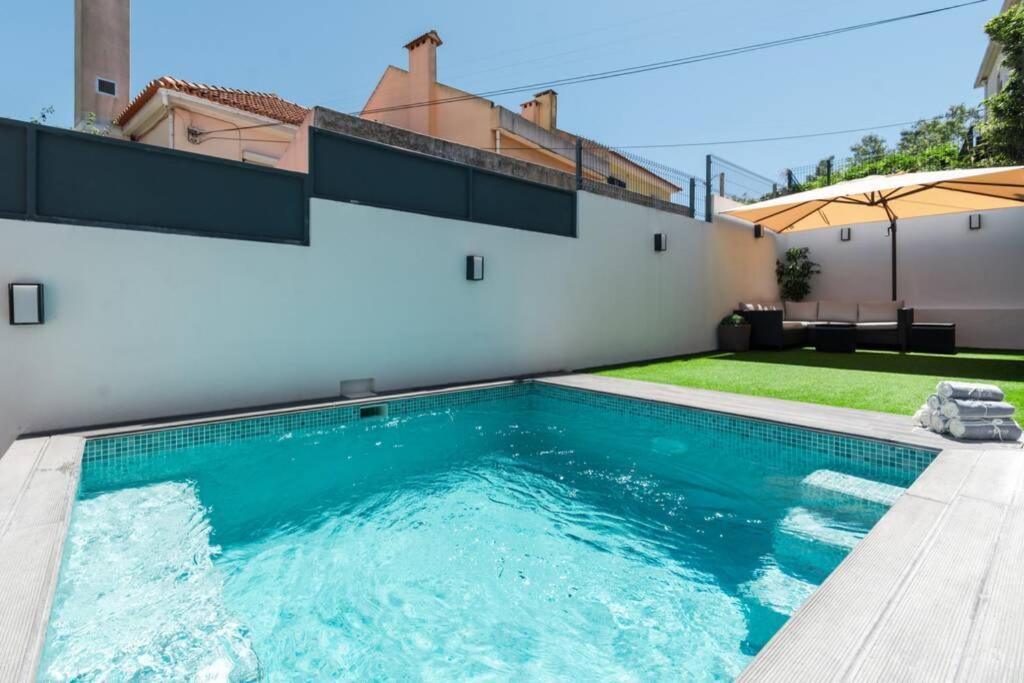 Luxury Villa With A Pool In The City - No Parties Allowed Lisabona Exterior foto